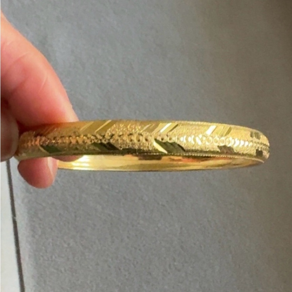 Elegant Gold Bangle Bracelet - Picture 2 of 3